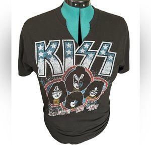 Notched collar band tee